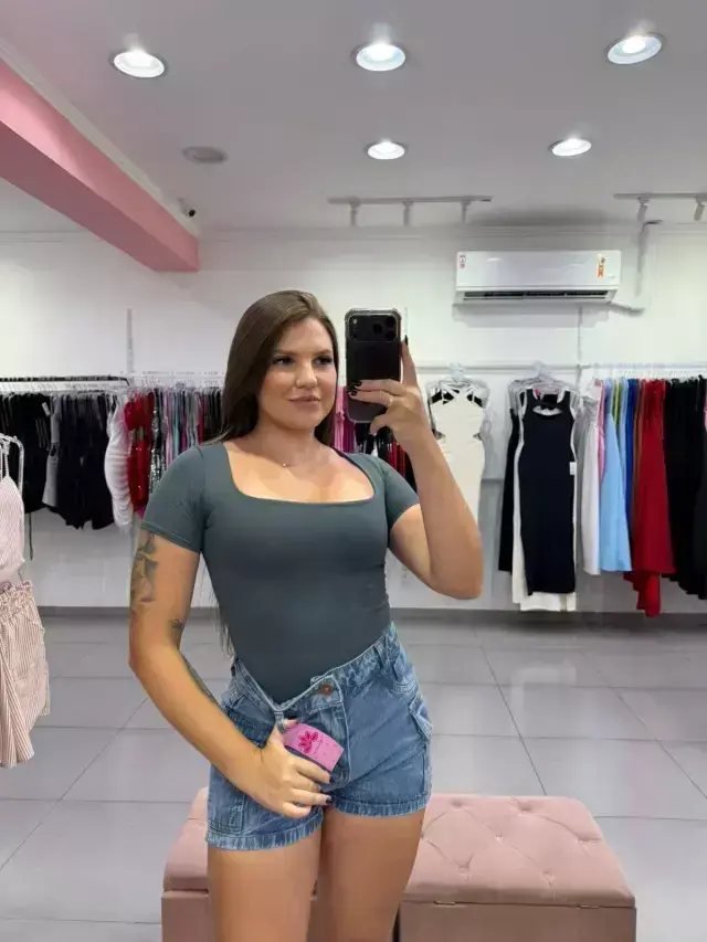 Body Poliamida Gola Quadrada E Manga Curta Cinza