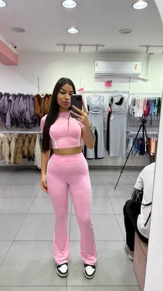 Conjunto Urban Suplex Manga Curta Rosa Claro Com Linha Branca e Calça Flare