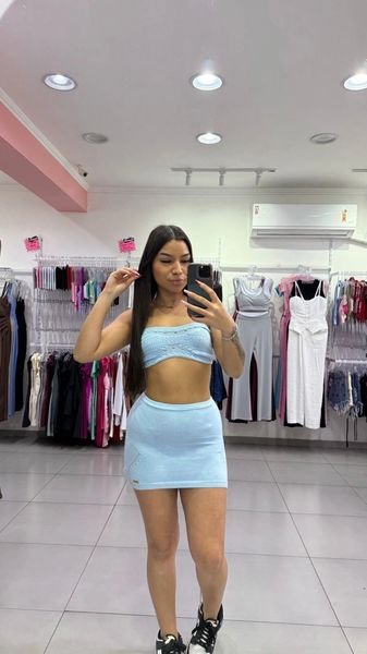 Conjunto Com Top Azul Claro e Saia Luxxo