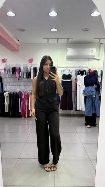 Conjunto Alfaiataria Calça e Cropped All Black