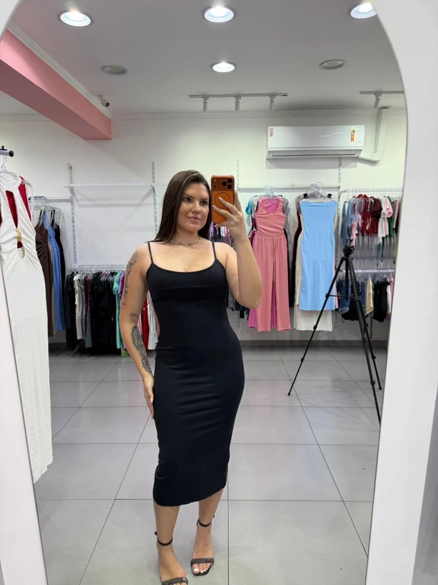 Vestido Com Fenda Traseira e Amarração Preto 171