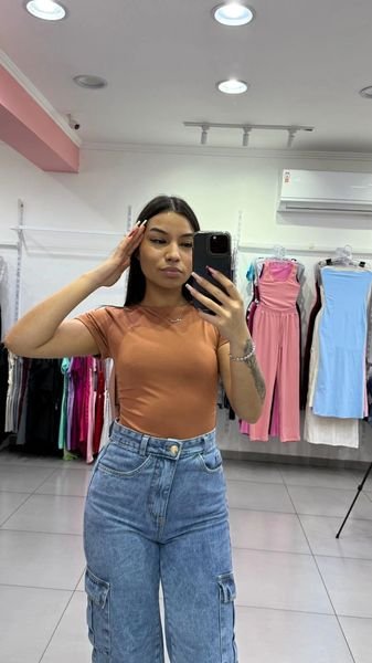 Body Charm Costa Nua Gola Redonda Marrom Claro