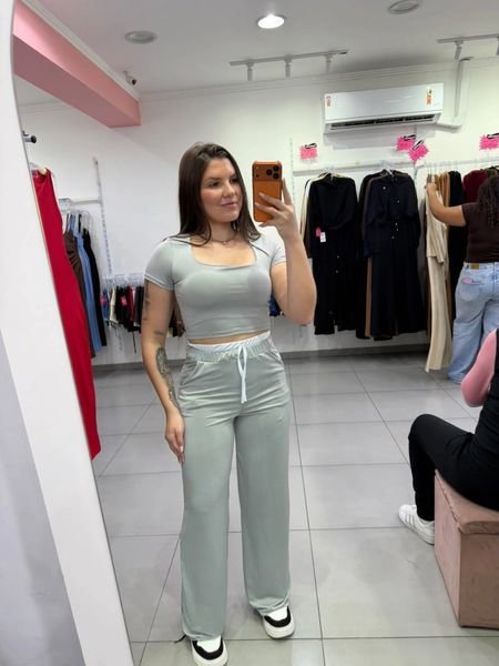Conjunto Suplex Milani Com Cropped Manga Curta Cinza