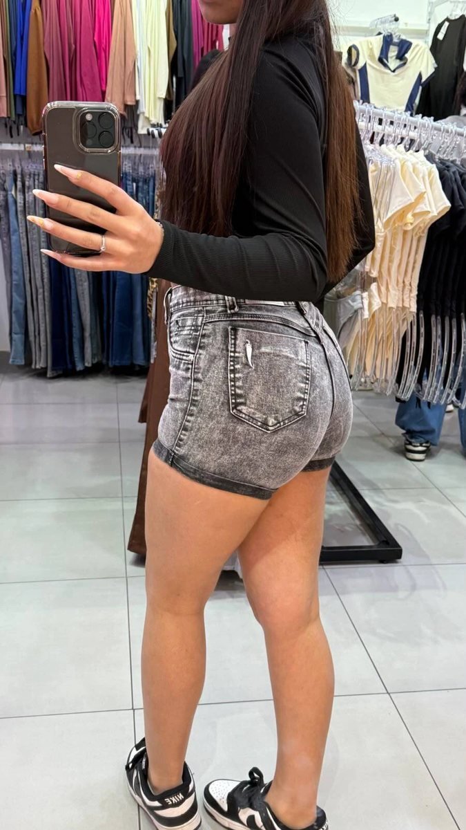 Short Jeans Sal e Pimenta Lavagem Grafite Botão Prata e Pimenta Branca, foto 2