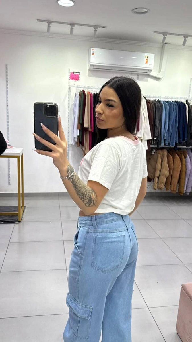 T-shirt Curta New York Branca Com Escrita Rosa e Gola Rosa, foto 3