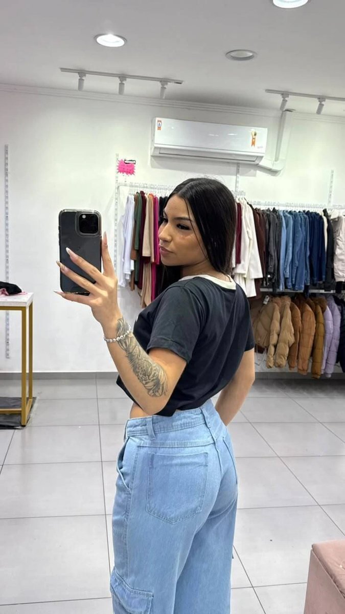 T-shirt Curta Brooklyn Preta Com Escrita Branca e Gola Branca, foto 2