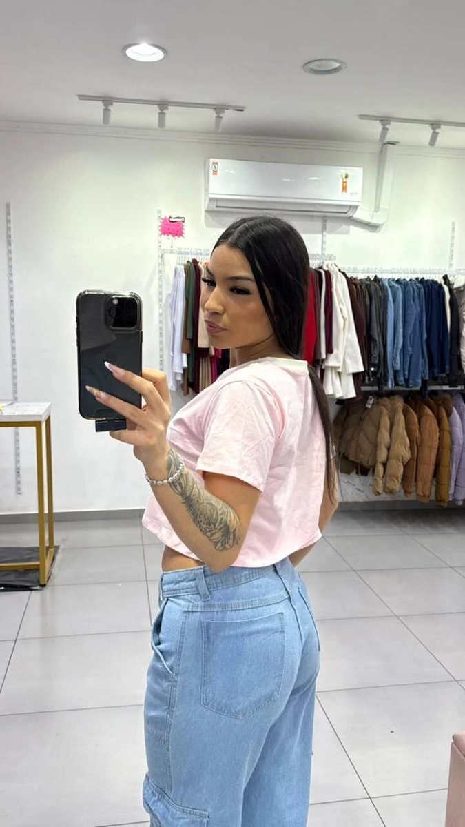 T-shirt Curta Brooklyn Rosa Com Escrita Branca e Gola Branca, foto 2
