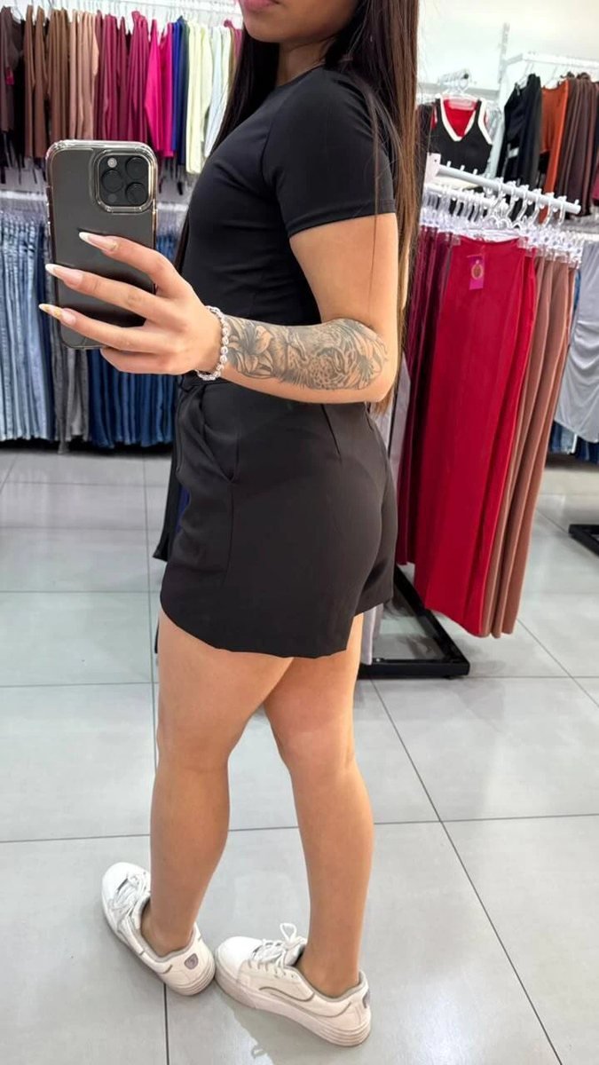 Short Alfaiataria Com Bolsos Nas Laterais Preto, foto 2