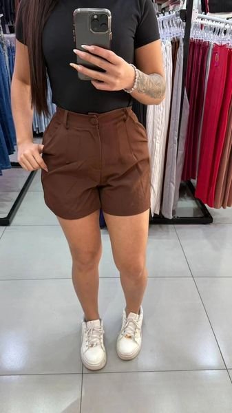 Short Alfaiataria Com Bolsos Nas Laterais Marrom