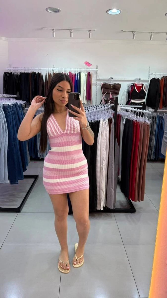 Vestido Luxxo Com Amarração No Pescoço e Detalhe de Listras na Horizontal Branco Com Rosa