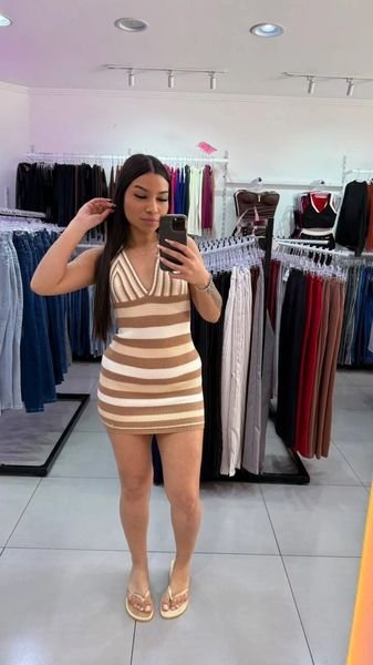 Vestido Luxxo Com Amarração No Pescoço e Detalhe de Listras na Horizontal Branco Com Marrom