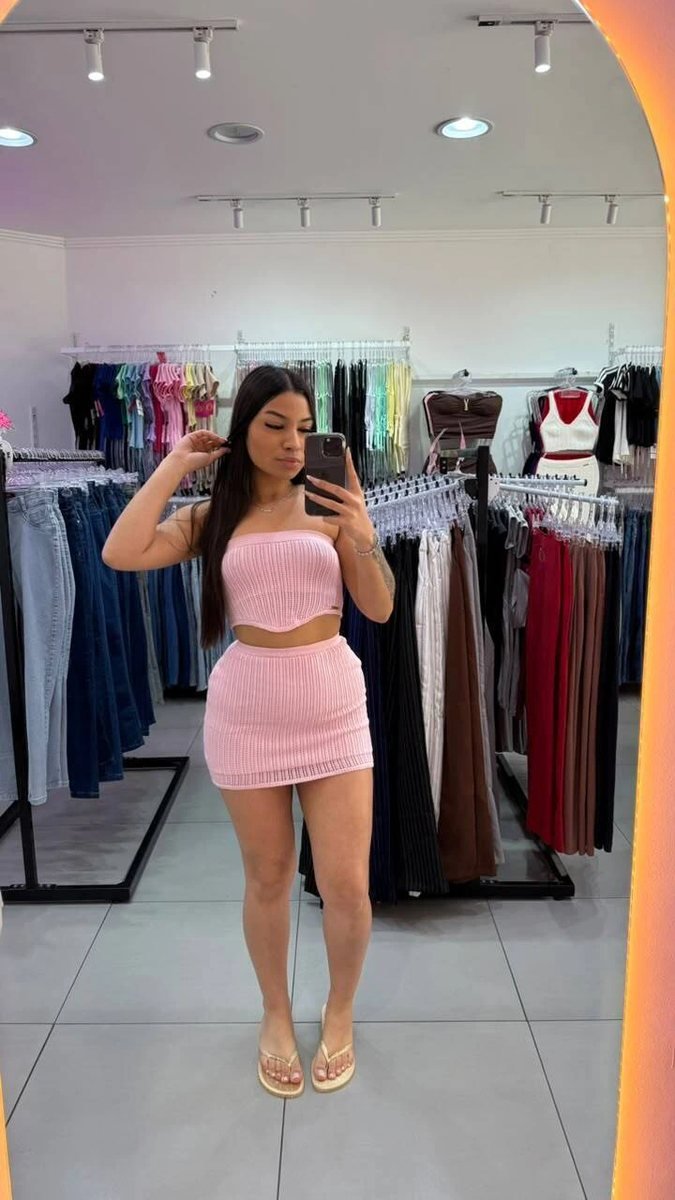 Conjunto Luxxo Em Tricô Cropped Tomara Que Caia e Saia Curta Rosa