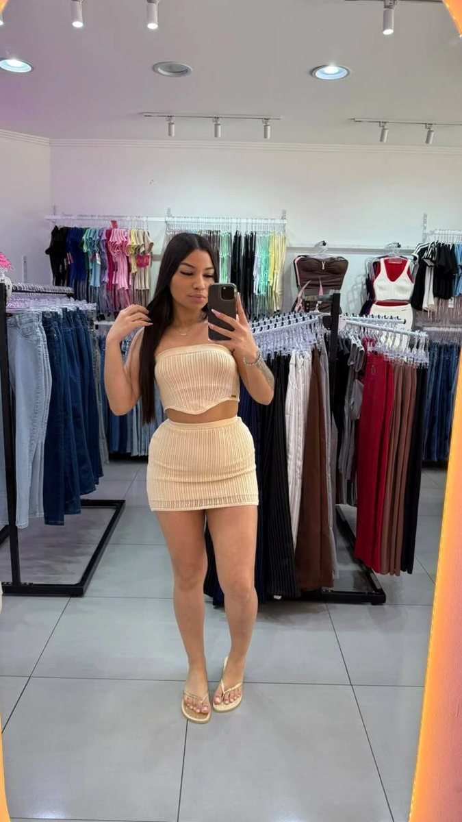 Conjunto Luxxo Em Tricô Cropped Tomara Que Caia e Saia Curta Bege