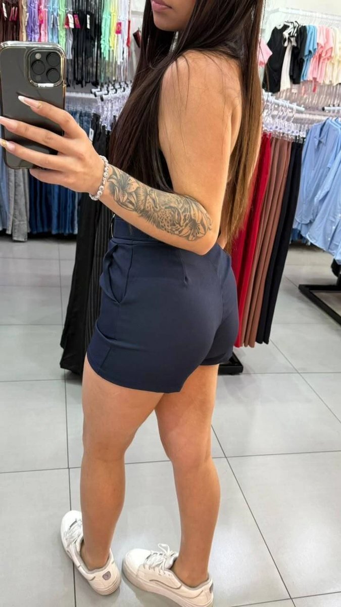 Short Alfaiataria Acompanha Cinto Com Detalhe De Corrente Azul Marinho, foto 2