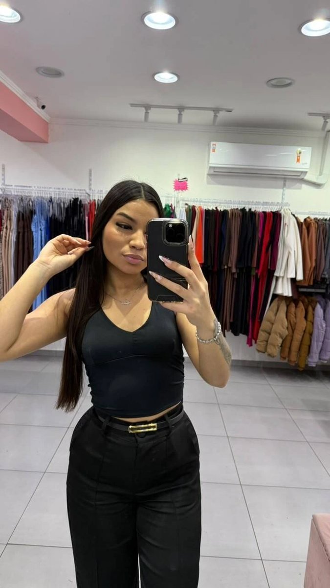 Cropped Com Amarração No Pescoço e Detalhe No Peito Preto SKU> 03