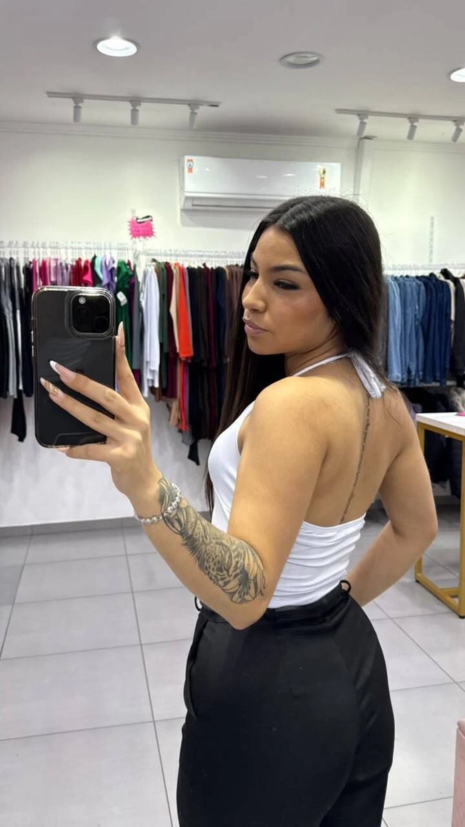 Cropped Com Amarração No Pescoço e Detalhe No Peito Branco SKU> 03, foto 2