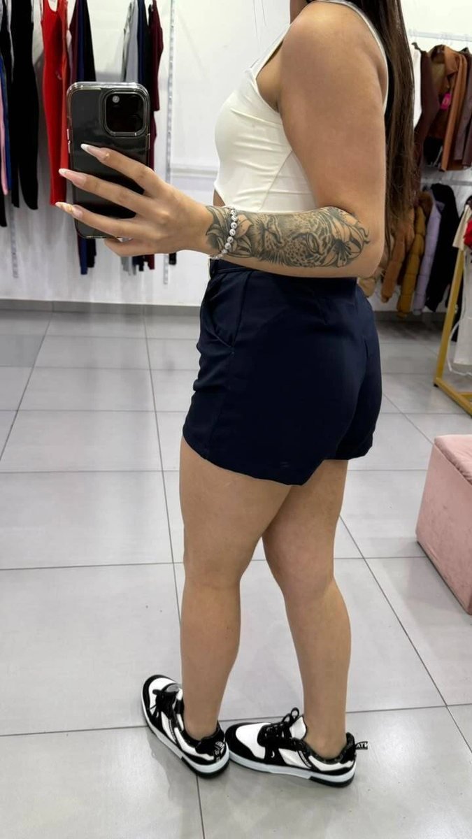 Short Alfaiataria Com Bolsos Nas Laterais e Acompanha Cinto Com Detalhes Dourados Azul Marinho, foto 2