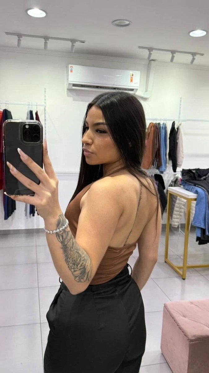 Cropped Com Amarração No Pescoço e Detalhe No Peito Marrom, foto 2