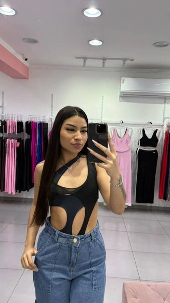 Body Com Aberturas E Detalhes Em Tule