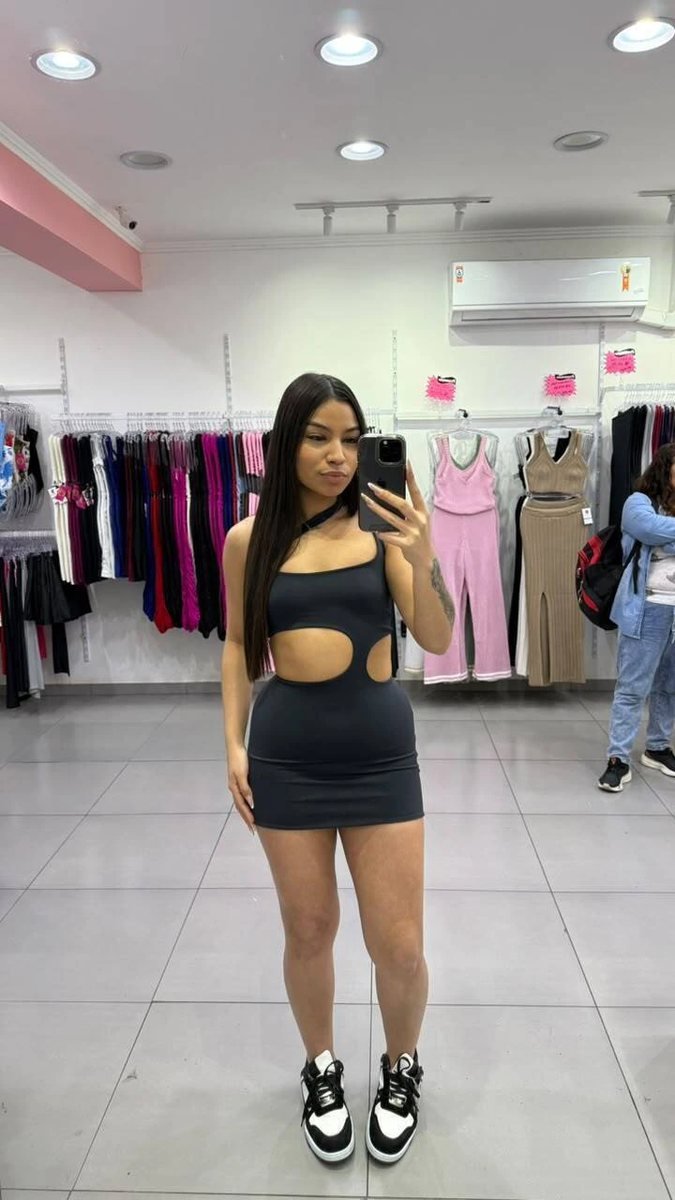 Vestido Curto Com Recorte Na Barriga Preto