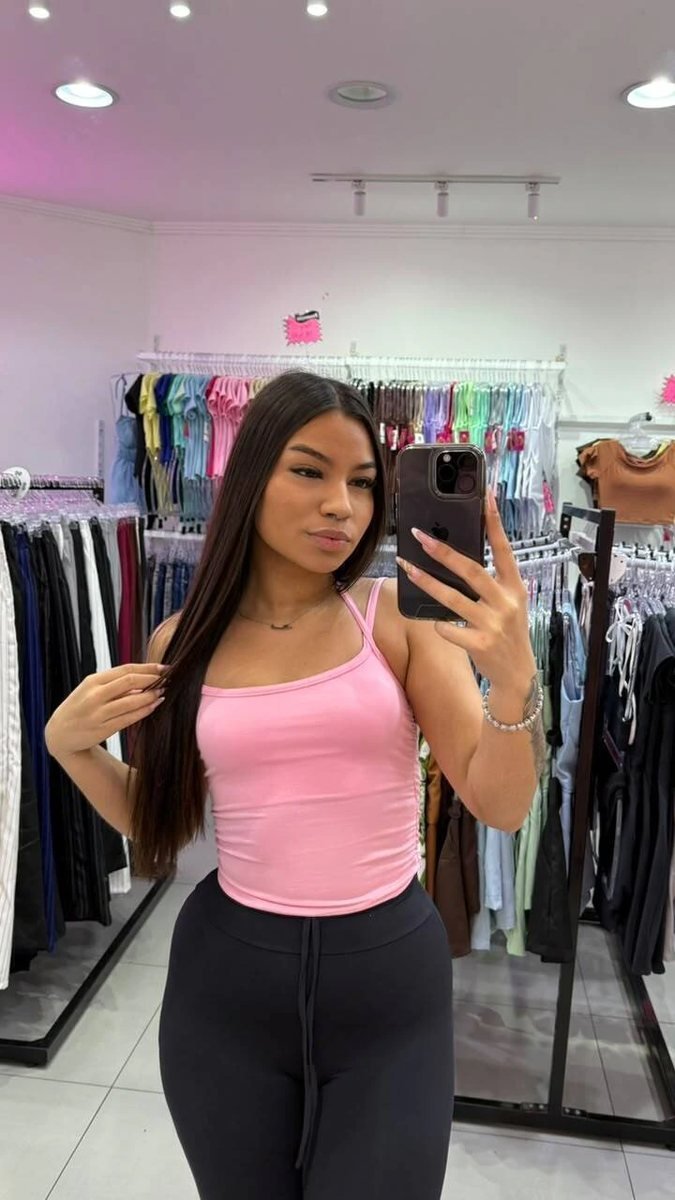 Cropped De Alcinha Com Amarração E Franzido Na Lateral Rosa