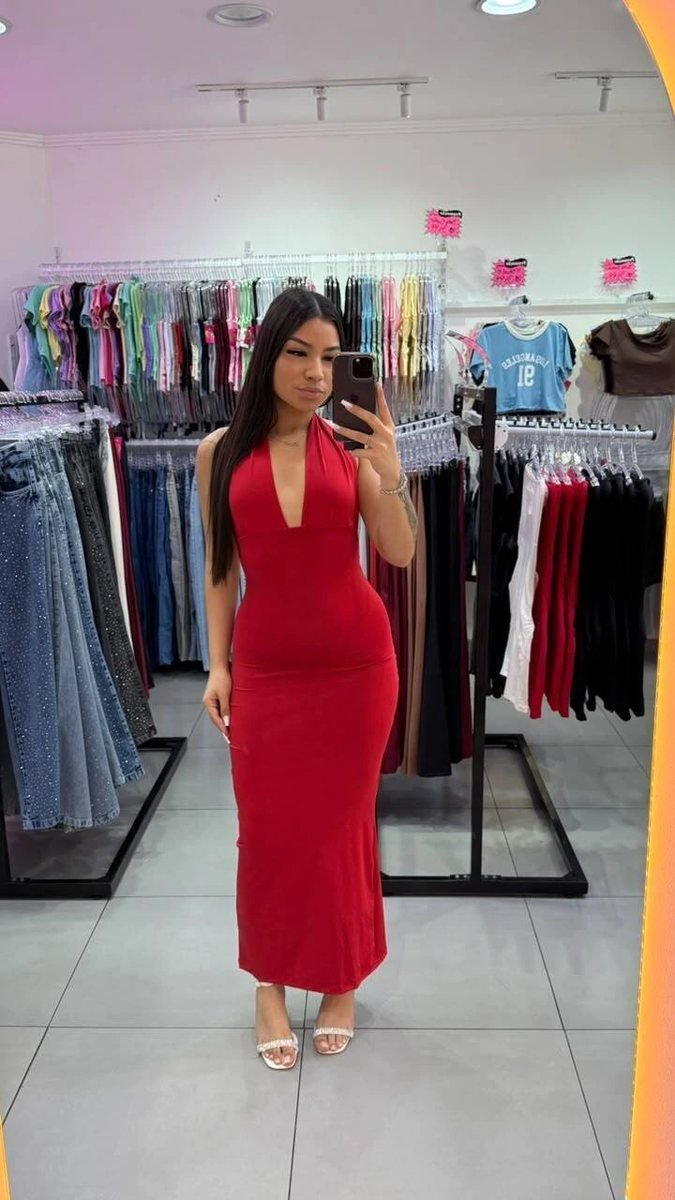 Vestido Suplex Com Decote no Peito e Amarração no Pescoço Vermelho