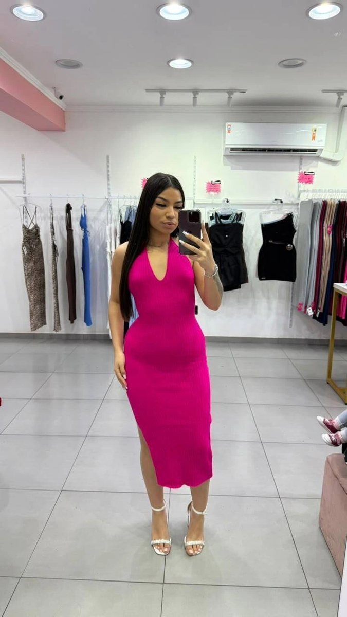 Vestido Modal Com Decote No Peito e Amarração No Pescoço Rosa
